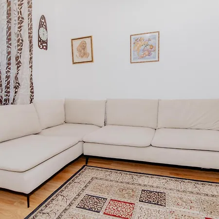 Central Nest * Tirana