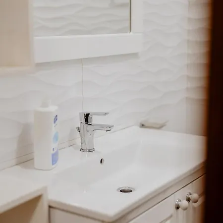 Central Nest * 地拉那