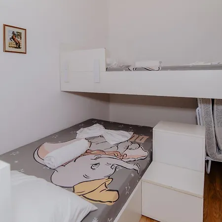 Central Nest 地拉那