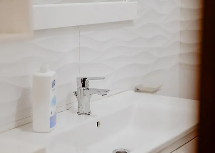 Central Nest * Tiran