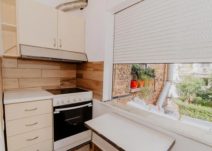 アパート Central Nest *