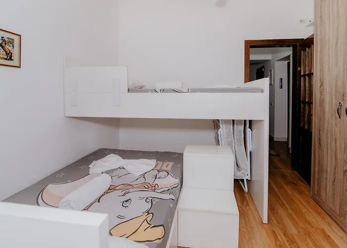 Central Nest Daire *